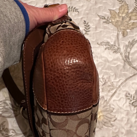 Coach Chelsea Brown and Tan Signature Shoulder Bag - Picture 3 of 16